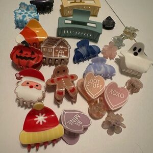 Assorted‎ Holiday Hair Clips Set